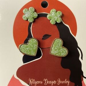 Green Floral Artisan Earrings Set